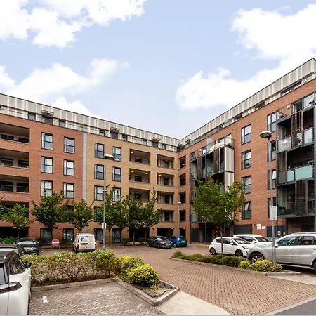 Top-Rated Penthouse - King Size Bed & Free Parking